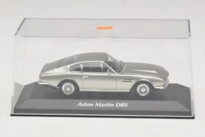 Aston Martin DBS Plata Maxichamps 1:43 940137600 Metal - imagen 4 de 5