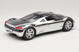 Audi Avus Quattro Chrome Silver Revell 1:18 08830 Metal - imagen 3 de 8