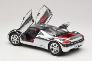 Audi Avus Quattro Chrome Silver Revell 1:18 08830 Metal - imagen 5 de 8