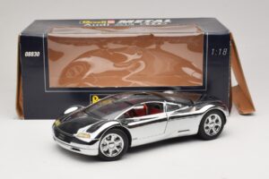 Audi Avus Quattro Chrome Silver Revell 1:18 08830 Metal - imagen 8 de 8