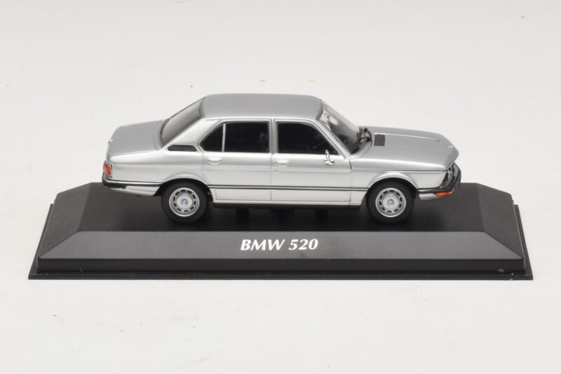 BMW 520 E12 Plata Maxichamps 1:43 940023000 Metal
