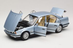 BMW 535i E34 Azul Claro Metalizado Minichamps 1:18 100024007 Metal - imagen 2 de 8