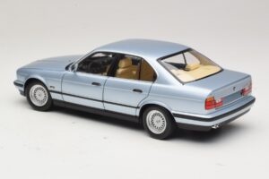 BMW 535i E34 Azul Claro Metalizado Minichamps 1:18 100024007 Metal - imagen 7 de 8