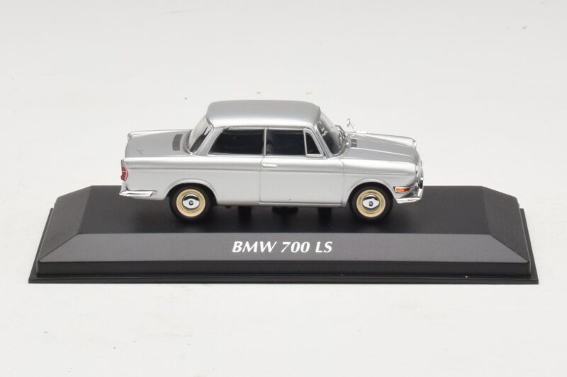 BMW 700 LS Plata Maxichamps 1:43 940023700 Metal