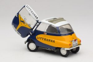 BMW Isetta 250 Lufthansa Revell 1:18 08926 Metal - imagen 5 de 8