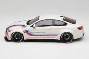 BMW M4 F82 Liberty Walk Caja de Repuesto GT Spirit 1:18 GT067-R1 Resina - imagen 3 de 6