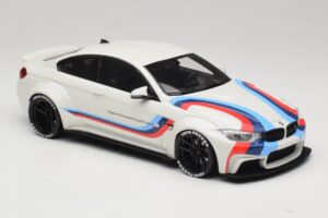 BMW M4 F82 Liberty Walk Caja de Repuesto GT Spirit 1:18 GT067-R1 Resina - imagen 4 de 6