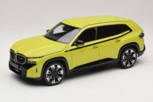BMW XM G09 Amarillo Minichamps 1:18 110023302 Metal