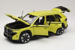 BMW XM G09 Amarillo Minichamps 1:18 110023302 Metal - imagen 2 de 8