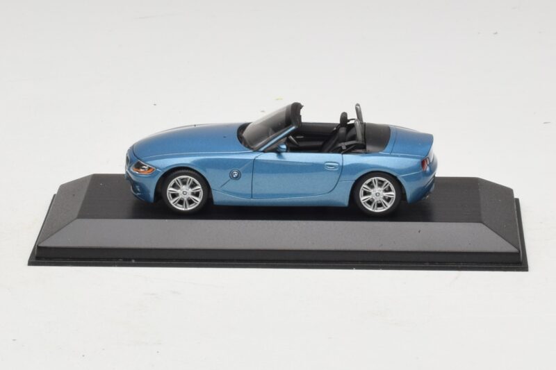 BMW Z4 E85 Azul Claro Metalizado Caja De Reemplazo Minichamps 1:43 80420144054-R1 Metal