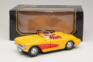 Chevrolet Corvette C1 Descapotable Amarillo Rojo Bburago 1:18 3034-M2 Metal - imagen 8 de 8