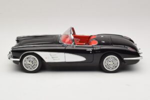 Chevrolet Corvette C1 Tuxedo Black AUTOart 1:18 71142 Metal - imagen 4 de 8