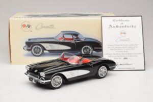 Chevrolet Corvette C1 Tuxedo Black AUTOart 1:18 71142 Metal - imagen 8 de 8