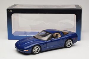 Chevrolet Corvette C5 Commemorative Edition Azul AUTOart 1:18 71157 Metal - imagen 9 de 9