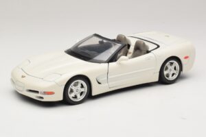 Chevrolet Corvette C5 Descapotable Blanco Bburago 1:18 3076-P1 Metal
