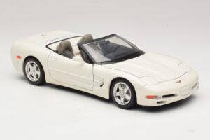 Chevrolet Corvette C5 Descapotable Blanco Bburago 1:18 3076-P1 Metal - imagen 6 de 8