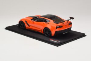 Chevrolet Corvette C7 ZR-1 High Voltage Tint TopSpeed 1:18 TS0147 Resina - imagen 5 de 6