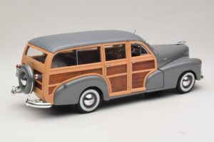Chevrolet Fleetmaster Woody Gris Maisto 1:18 31854 Metal - imagen 3 de 8