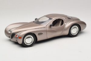 Chrysler Atlantic Beige Guiloy 1:18 68570 Metal