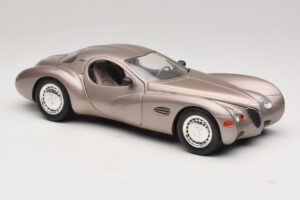 Chrysler Atlantic Beige Guiloy 1:18 68570 Metal - imagen 6 de 8