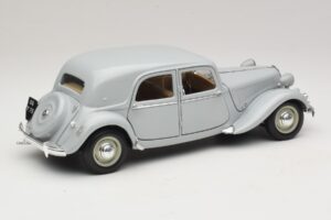 Citroen 15CV Six Gris Maisto 1:18 31837 Metal - imagen 3 de 8