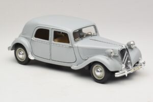 Citroen 15CV Six Gris Maisto 1:18 31837 Metal - imagen 6 de 8
