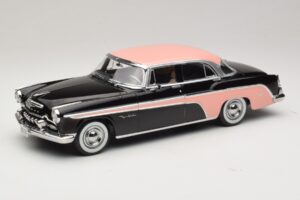 DeSoto Fireflite Sedan Negro & Rosa KK-Scale 1:18 KKDC181542 Metal