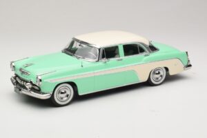 DeSoto Fireflite Sedan Verde Claro & Crema KK-Scale 1:18 KKDC181543 Metal
