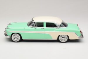 DeSoto Fireflite Sedan Verde Claro & Crema KK-Scale 1:18 KKDC181543 Metal - imagen 3 de 6