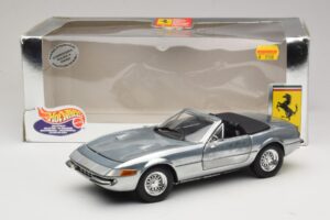 Ferrari 365 GTS Chrome Silver Hot Wheels 1:18 25738 Metal - imagen 8 de 8