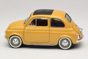 Fiat 500 Amarillo Solido 1:18 8042 Metal - imagen 4 de 8