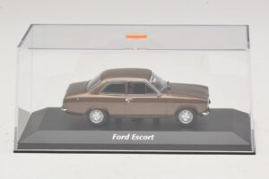 Ford Escort Mk1 Marrón Metalizado Maxichamps 1:43 940081000 Metal - imagen 4 de 5
