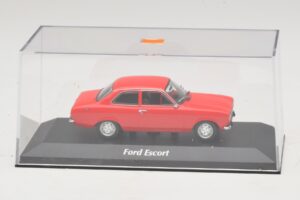 Ford Escort Mk1 Rojo Maxichamps 1:43 940081001 Metal - imagen 4 de 5