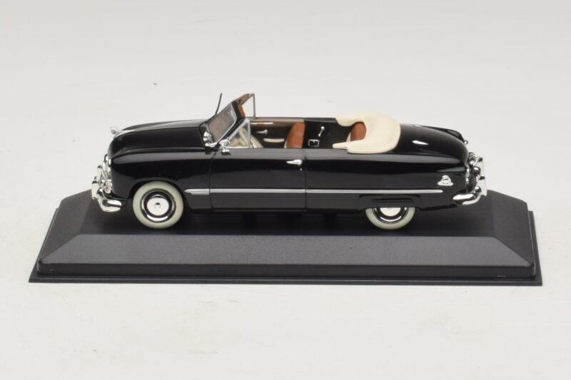 Ford FL Descapotable Negro Minichamps 1:43 400082231 Metal
