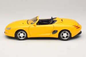Ford Mustang Mach III Descapotable Amarillo Maisto 1:18 32815 Metal - imagen 4 de 8