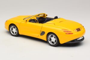 Ford Mustang Mach III Descapotable Amarillo Maisto 1:18 32815 Metal - imagen 7 de 8