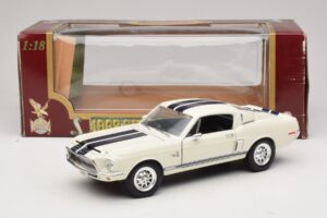 Ford Shelby GT500KR Blanco Road Legends 1:18 92168 Metal - imagen 8 de 8