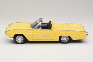 Ford Thunderbird Descapotable Amarillo Anson 1:18 30334-P1 Metal - imagen 4 de 8