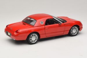 Ford Thunderbird Rojo Maisto 1:18 31620 Metal - imagen 3 de 8