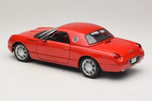 Ford Thunderbird Rojo Maisto 1:18 31620 Metal - imagen 7 de 8
