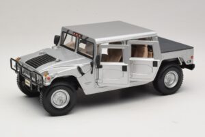 Hummer H1 Hardtop Plata Maisto 1:18 36857 Metal - imagen 2 de 8