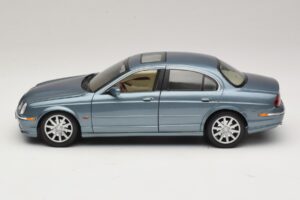 Jaguar S-Type X200 Azul Maisto 1:18 31865 Metal - imagen 4 de 8