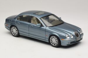 Jaguar S-Type X200 Azul Maisto 1:18 31865 Metal - imagen 6 de 8