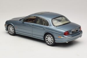Jaguar S-Type X200 Azul Maisto 1:18 31865 Metal - imagen 7 de 8