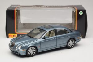 Jaguar S-Type X200 Azul Maisto 1:18 31865 Metal - imagen 8 de 8