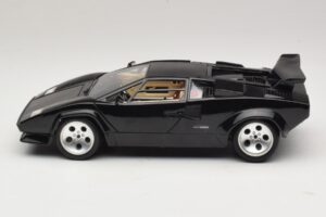 Lamborghini Countach 5000 Quattrovalvole Negro Bburago 1:18 3337 Metal - imagen 4 de 8