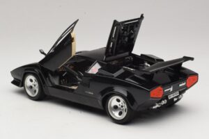 Lamborghini Countach 5000 Quattrovalvole Negro Bburago 1:18 3337 Metal - imagen 5 de 8