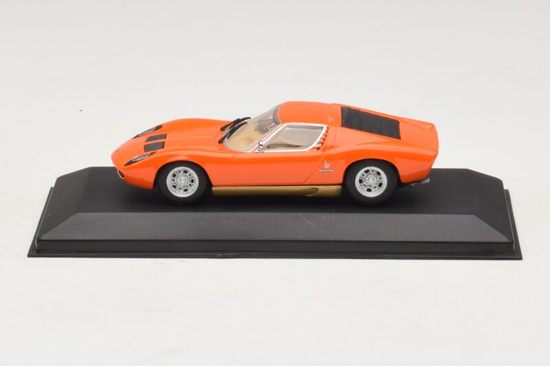 Lamborghini Miura P400 Naranja Minichamps 1:43 430103002 Metal