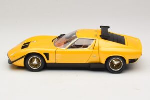 Lamborghini Miura SVR Amarillo & Negro Kyosho 1:18 08319GY Metal - imagen 4 de 8