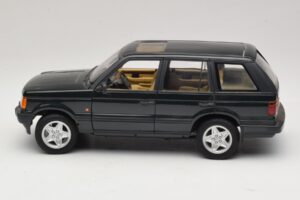 Land Rover Range Rover P38A 4.6 HSE Verde Metalizado AUTOart 1:18 70010 Metal - imagen 4 de 8
